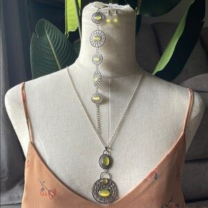 Elegant Silver and Yellow Necklace Set